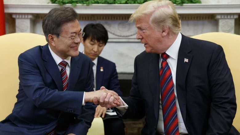 Donald Trump përshëndet marrëveshjen tregtare me Korenë e Jugut