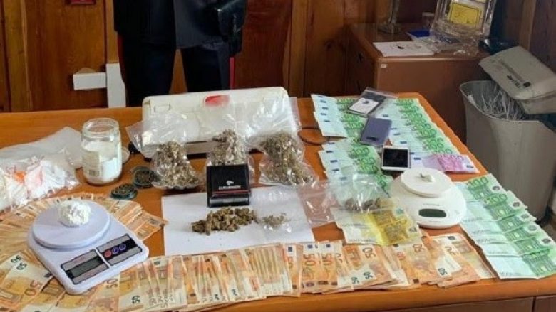 Kokainë, para e armë kapën në Prizren
