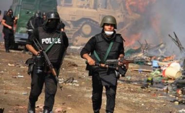 Policia egjiptiane vret 14 militantë