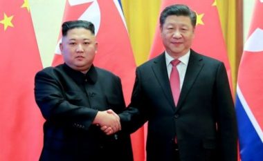 Xi në Korenë e Veriut për të forcuar raportet me Jong-un