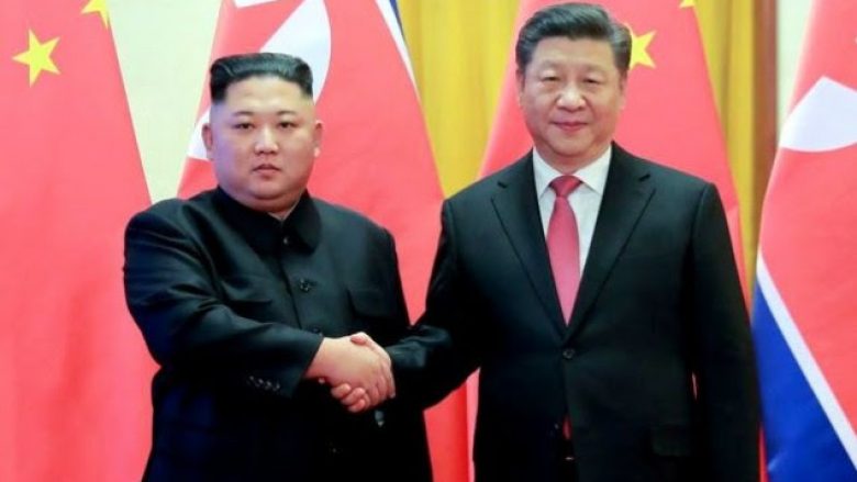 Xi në Korenë e Veriut për të forcuar raportet me Jong-un