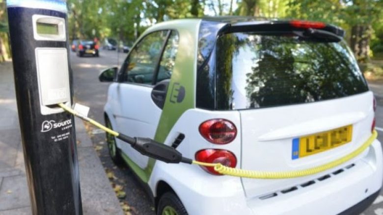 Londër, deri në vitin 2025 shtohen edhe 50 mijë ngarkues për vetura elektrike