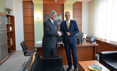 Petroviq i ankohet ambasadorit Kosnett për ndalimin e zyrtarëve të SLS nga Serbia