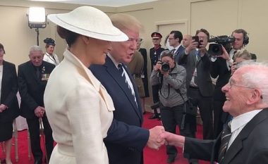 Veterani “flirton” me Zonjën e Parë dhe Trump nuk e lë pa përgjigje (Foto/Video)