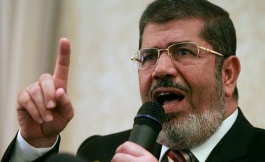 Presidenti i rrëzuar i Egjiptit, Mohammed Morsi vdes në gjykatë