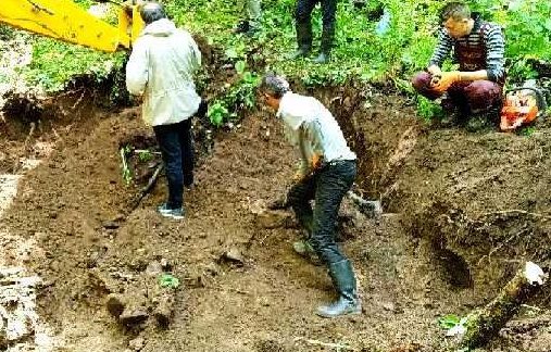 Prokurorët zbulojnë një varrezë masive afër Sarajevës