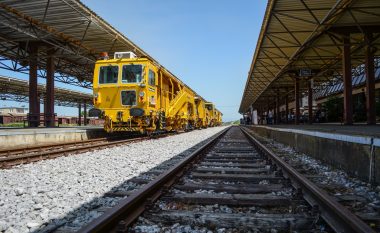 Linja hekurudhore Fushë Kosovë-Hani i Elezit, modernizohet brenda dy vitesh