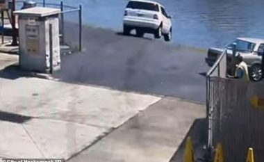 Shoferi në New Jersey ngatërron pedalin e frenave me atë të gazit, përfundon me veturë në lumin e qytetit