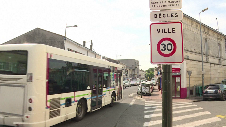 Qyteti francez kufizon shpejtësinë në 30 kilometra në orë