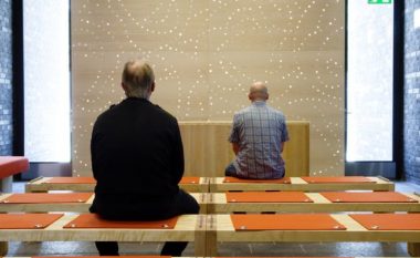 Brenda burgut norvegjez, kriminelët i shndërrojnë në fqinj të mirë – aty ushtrojnë joga, mësojnë zanate e gjuhën angleze
