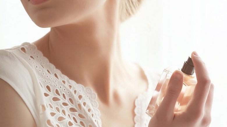 Parfumet e shtrenjta janë shpenzim i kotë i parave – thonë shkencëtarët