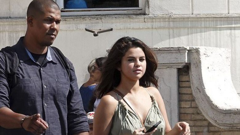 Selena Gomez spekulohet për një lidhje me producentin Andrea Iervolino