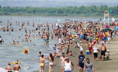 Turistët nga Kosova besnikë të bregdetit shqiptar, mbi 213 mijë vetëm në një muaj