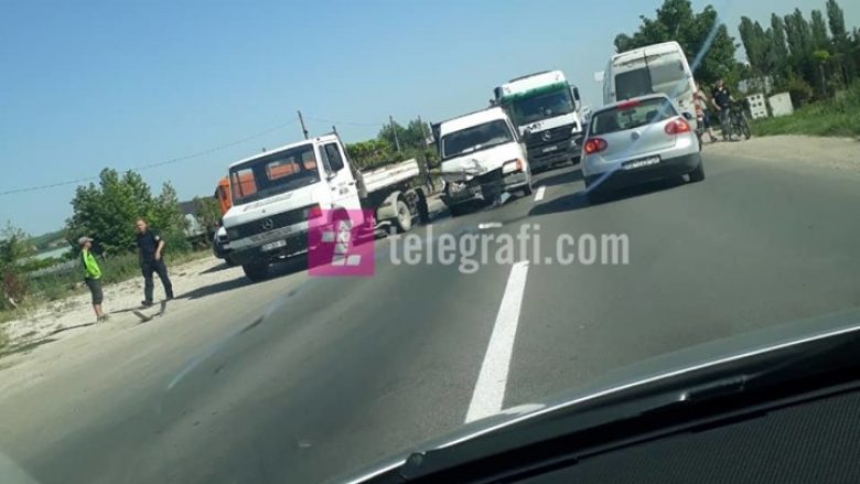 Dy aksidente trafiku në hyrje të Vushtrrisë (Foto)