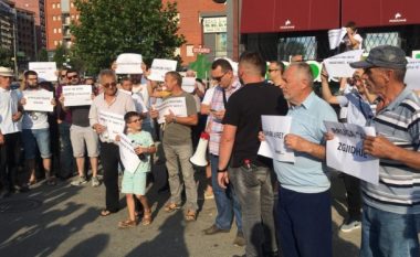 Protestojnë banorët e lagjes “Matit 1”, kanë disa kërkesa për Shpend Ahmetin