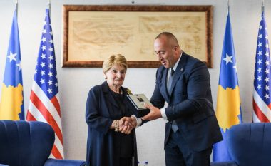 Albright i shkruan letër Haradinajt, i konfirmon miqësinë që SHBA ka me Kosovën