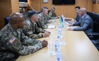 Haradinaj takohet me komandantin e NATO-së, flasin për anëtarësimin e Kosovës në Paktin Veri-Atlantik