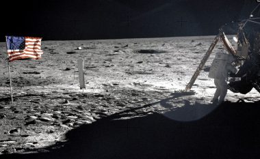 Miliona njerëz ende nuk besojnë se ka ndodhur me të vërtetë zbritja në Hënë