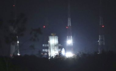 India në garë për t’u bërë “superfuqi hapësinore”, nis misionin e saj në Hënë