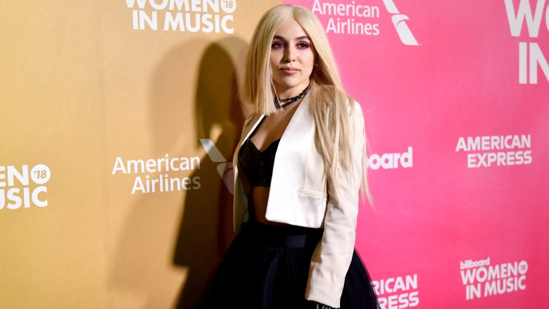 Ava Max flet e emocionuar pas nominimit në MTV VMA: Pas disa vitesh refuzim, kam arritur në këtë pikë