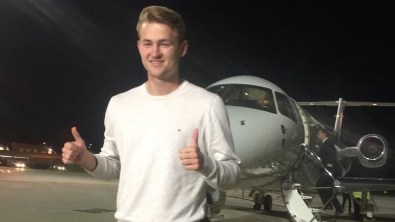 De Ligt arrin në Torino me aeroplan privat, të mërkurën vizitat mjekësore te Juventusi