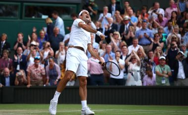 Federer siguron finalen e 12-të të Wimbledonit pas triumfit ndaj Nadalit