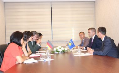 Guvernatori Mehmeti priti në takim ambasadorin e Gjermanisë në Kosovë, Christian Heldt