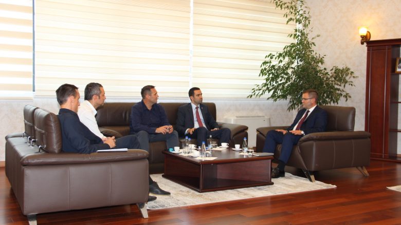 Guvernatori Mehmeti priti në takim përfaqësuesit e Odës Ekonomike Amerikane