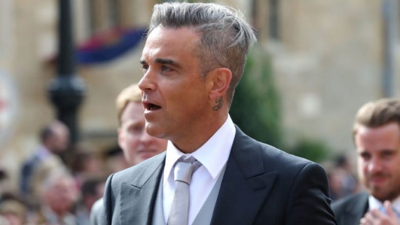 Robbie Williams deshi të vetëvritej për shkak të drogës