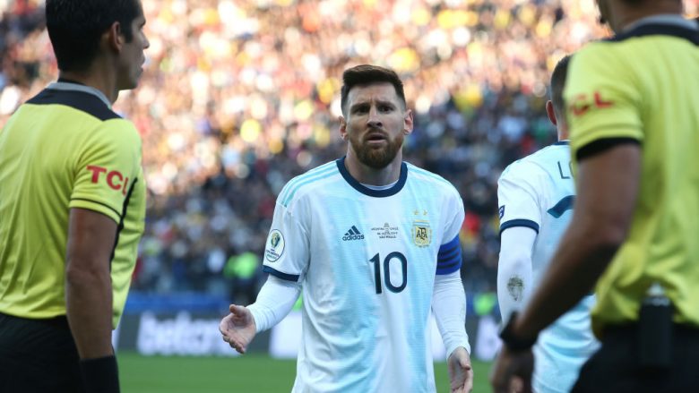 Messi nuk e pranoi medaljen dhe shpërtheu pas ndeshjes: Nuk e mora medaljen sepse nuk dua të bëhem pjesë e korrupsionit