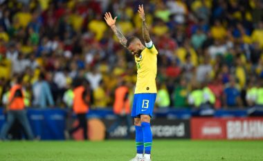 Edhe pse 36-vjeçar, Alves kërkon pagë të lartë nga klubet e interesuara