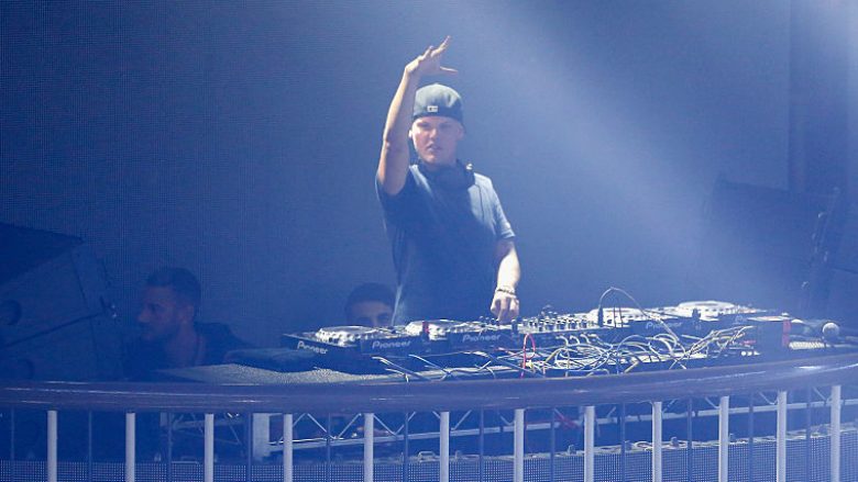 Një vit pas vdekjes, babai i Aviciit mendon se DJ nuk e kishte planifikuar vetëvrasjen