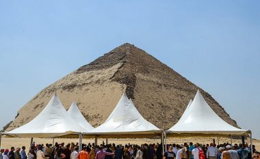 Janë hapur për publikun dy piramidat më të vjetra egjiptiane