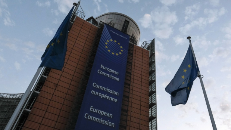 Komisioni Evropian shpreson për nisjen e bisedimeve për Shkupin dhe Tiranën para Samitit në Zagreb