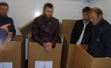 Ndalohen katër shqiptarë të mbyllur në kuti kartoni, po dërgoheshin ilegalisht për në Britani të Madhe