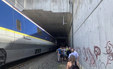 Ndalon rryma në një tren në Belgjikë, 700 pasagjerë qëndruan përjashta për dy orë në temperaturë 40 gradë Celsius