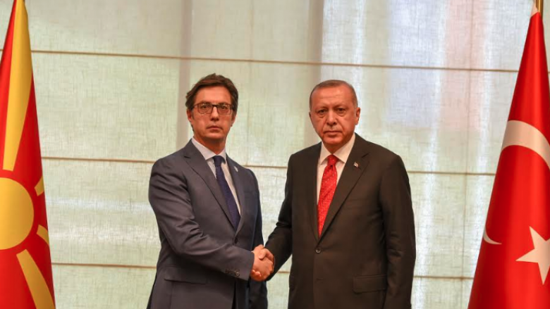 Pendarovski në takim me Erdoganin: Turqia së shpejti do ta ratifikojë protokollin për anëtarësim në NATO