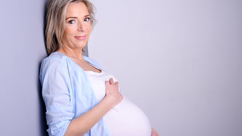 Avantazhet dhe rreziqet e shtatzënisë pas moshës 40-vjeçare
