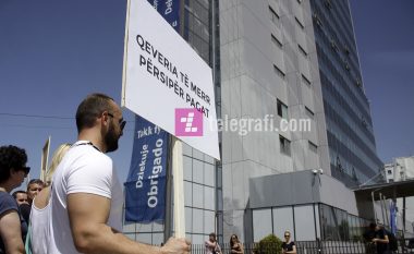 Sërish protestojnë punëtorët e Lotarisë së Kosovës