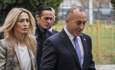 Fjalët e Anitës pak para nisjes së Ramush Haradinajt për në Hagë: Të sulmuan për ta madhështuar veten