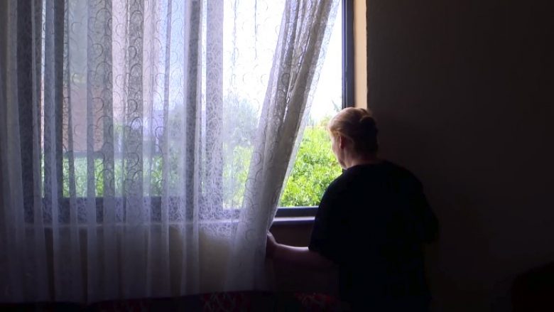 Një nënë shqiptare po “lufton” për t’i kthyer fëmijët nga Siria, tregon se si ndodhi e gjitha