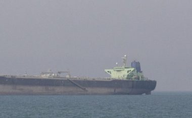 Irani vazhdon të provokojë tensione, “konfiskon” të dytën anije cisternë britanike të naftës në Gjirin Persik