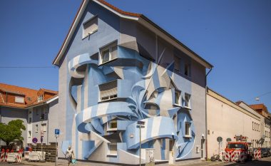 Artisti që me ngjyra i transformon ndërtesat