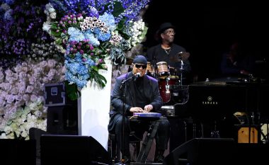 Stevie Wonder do t’i nënshtrohet operacionit për transplantimin e veshkës