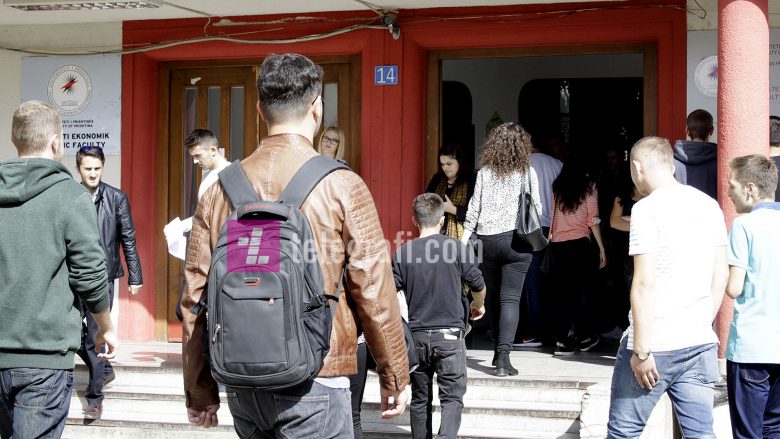 Studentët sërish protestojnë për bursat