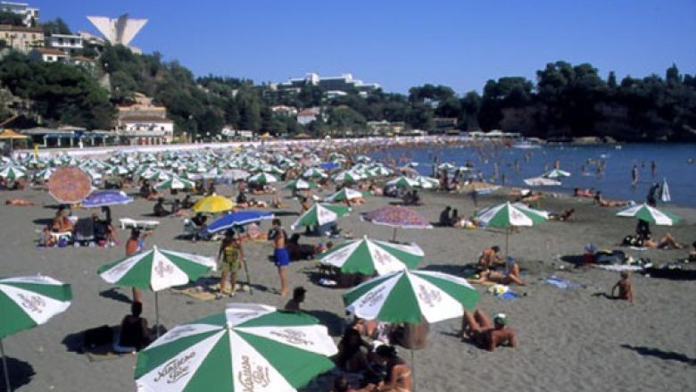 Rama: Për 20 ditë, në Shqipëri hynë 1 milion turistë