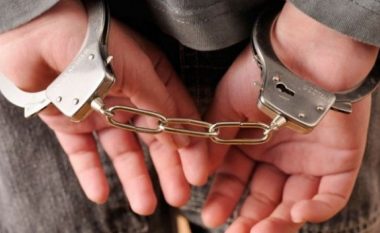Bashkëjetesë jashtëmartesore me vajzë të mitur, arrestohet një person