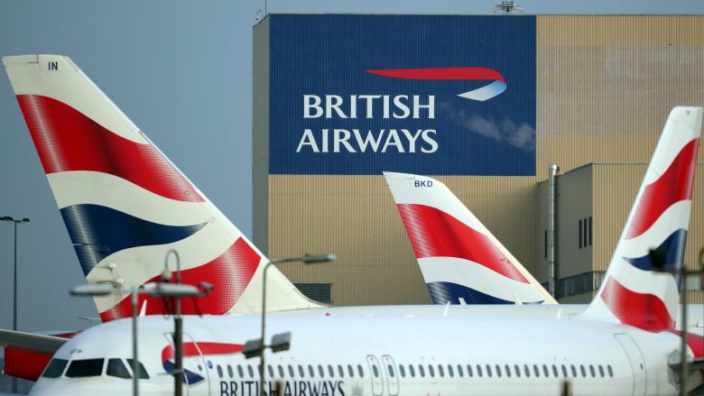 British Airways po përballet me mungesë të personelit, pritet të anulojë mijëra fluturime