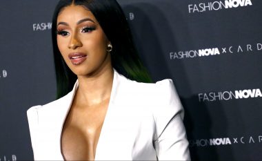 Cardi B e tregon hapur se çfarë bën para marrëdhënieve intime