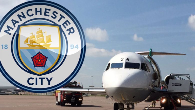 Probleme me viza, aeroplani i Cityt bllokohet në aeroportin e Mançesterit
